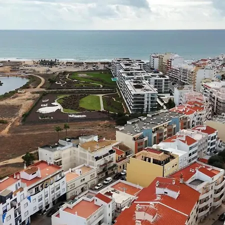 Cristina - Proximo Da Armação de Pêra