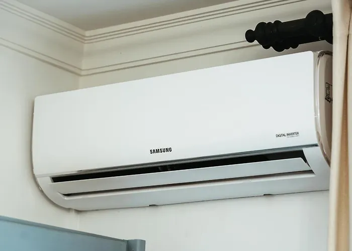 Daire Cristina - Proximo Da Armação de Pêra